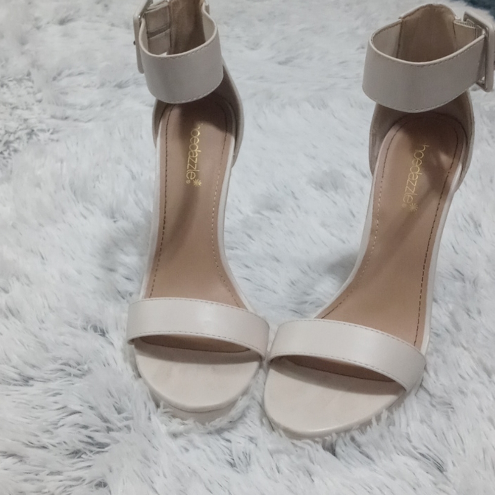 Off white heels - Picture 4 of 4
